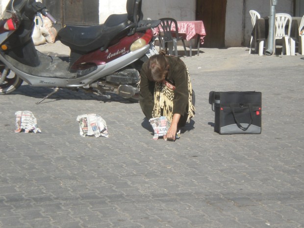 The elephant walk - performance by Sonja van Kerkhoff The elephant walk - performance by Sonja van Kerkhoff