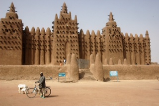 Image 8: The Great Mosque of Djénné ©2012 Meyoko Illustrations