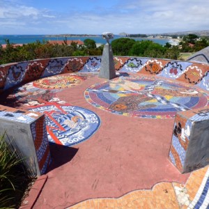 Kondoni sculpture ©2014 Garry Benson