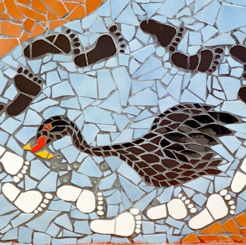 Kondoni sculpture ©2014 Garry Benson