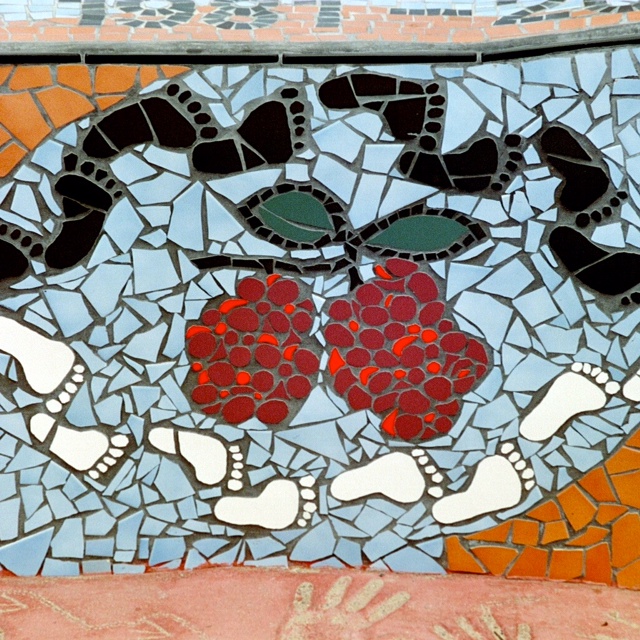 Kondoni sculpture ©2014 Garry Benson