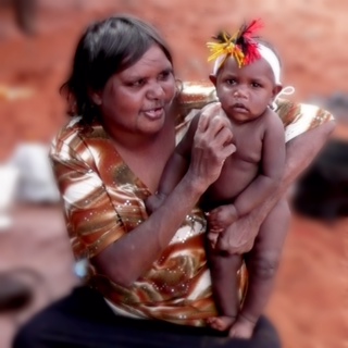 Minymaku (mother) and tjitji (child)