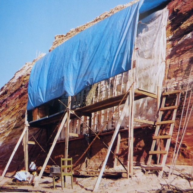 Work in progress at sand quarry, Maslin Beach, Adelaide, February 1987. Photograph: Nikolaus Lang