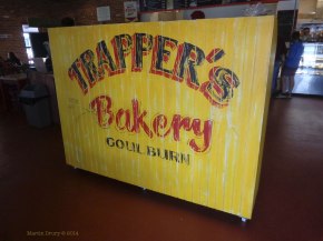 Trappers Bakery entry signe