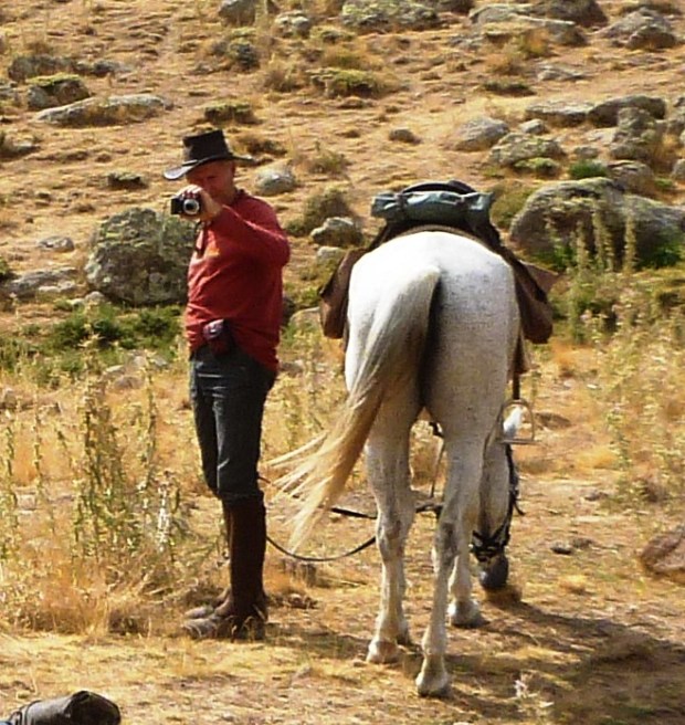 Zenopya still ignoring Jean and his camera