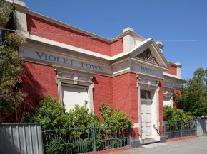 Violet Town Wine Exchange in the old National Bank Building at 30 Cowslip Street - See more at: http://www.aussietowns.com.au/town/violet-town-vic#sthash.K5KYMF7V.dpuf