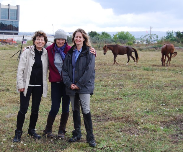 Ready to Go! Thérèse, Caro and Susan, 22 September, Hersek.